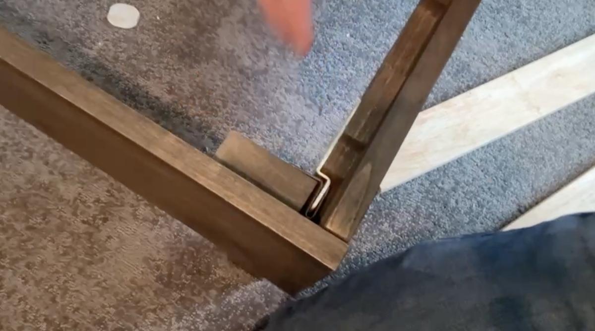 Corner joint detail